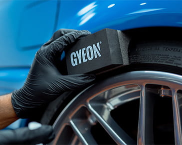 Czyszczenie i konserwacja opon. Jakie czernidło do opon wybrać ?